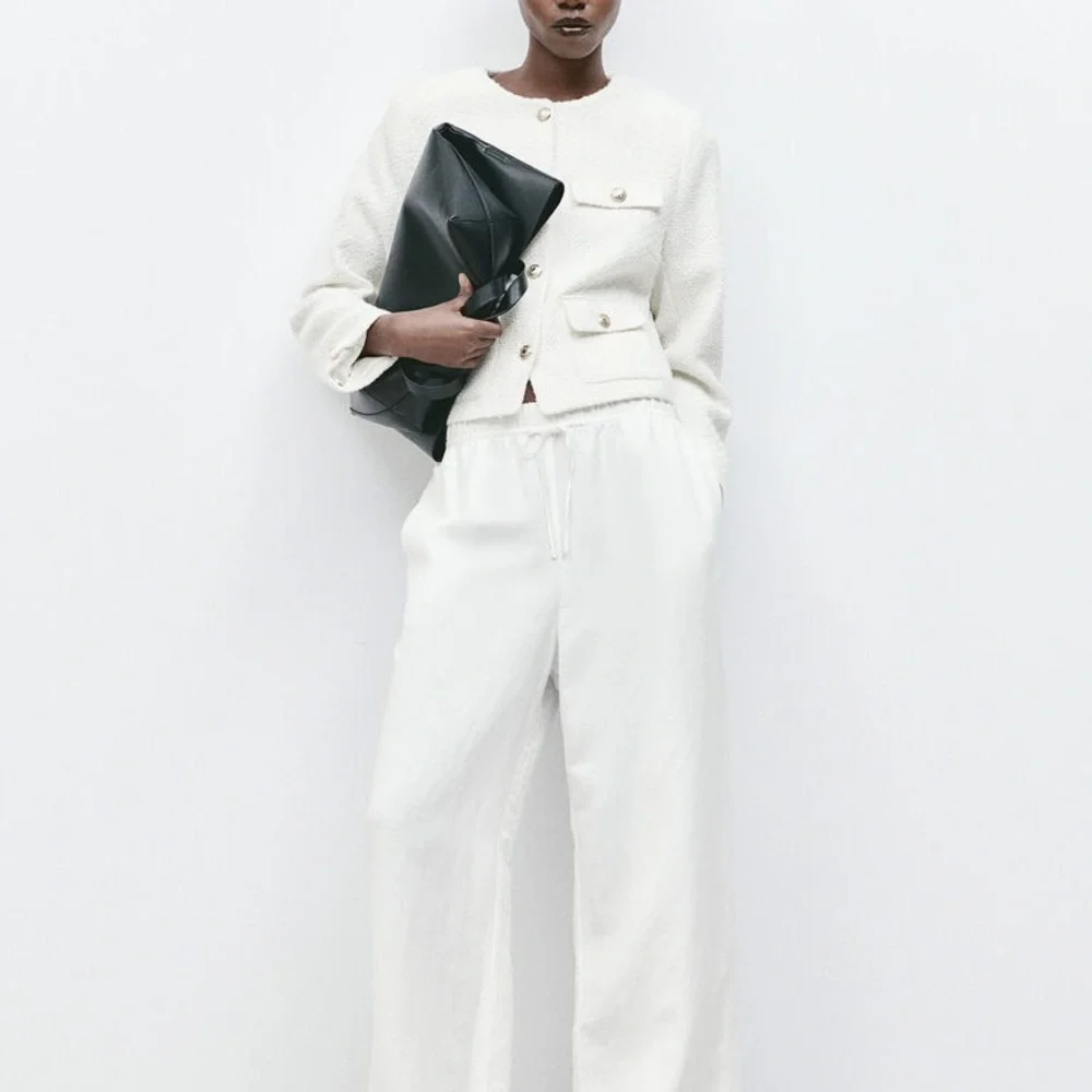 BNWOT Elegant H&M Cream and White Tweed Jacket with Gold Buttons Textured-Weave - Picture 3 of 13